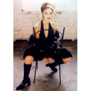  Sarah Michelle Gellar Poster Black Dress Chair: Home 