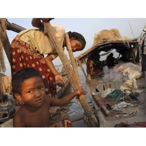  Cham Muslims Living by the Mekong River in Phnom Penh 