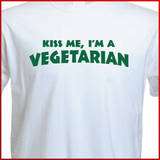 KISS ME Im A VEGETARIAN Cool vegan Health diet T shirt  