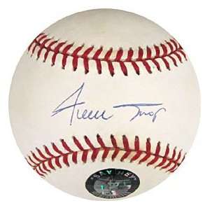 Willie Mays Autographed / Signed Baseball (Say Hey & Mounted Memories 