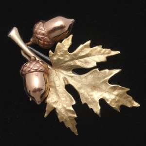 Krementz 2 Tone Acorns & Oak Leaf Vintage Brooch Pin  