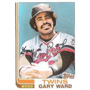  1982 Topps 612 Gary Ward (In Cover)