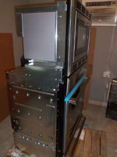 THERMADOR 30 TRIPLE COMBINATION OVEN STAINLESS MEMCW301ES  