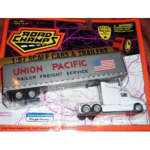    Road Champs 1/87 Scale Cabs & Trailers Union Pacific Toys & Games