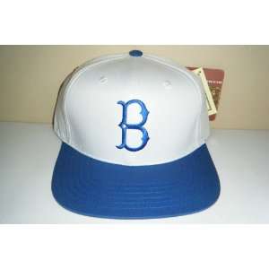  Brooklyn Dodgers Vintage Snapabck hat: Sports & Outdoors