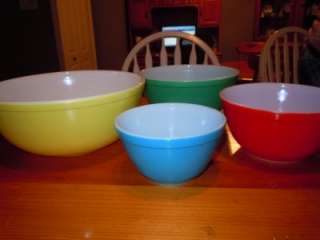 VINTAGE PYREX PRIMARY NESTING MIXING BOWLS EXCELLENT  