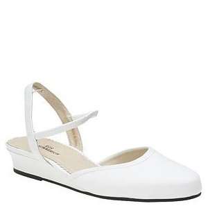   Womens Angelina Dress Shoe White Softy Size 6 M: Everything Else