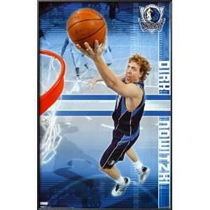  Dallas Mavericks   Dirk Nowitzki Lamina Framed Poster 