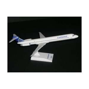  Skymarks Continental Airlines MD 80 Model Airplane Toys & Games