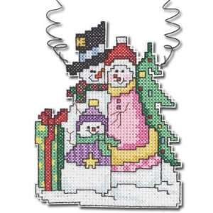  Snow Family Plastic Canvas Counted Cross Stitch Kit: Arts 