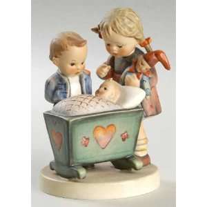  Hummel Blessed Event No Box, Collectible: Home & Kitchen