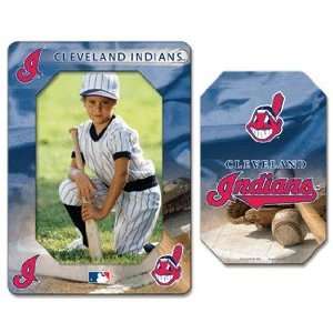   Indians Magnet   Die Cut Vertical:  Sports & Outdoors