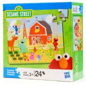  Sesame Street A Visit to the Farm Toys & Games