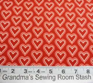 yd Valentine Hearts Scallop Cotton Quilt Craft Fabric Clothworks 