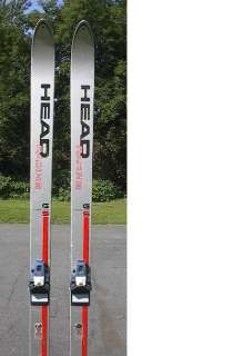  alpine downhill skis. Measures 70 longall original. The skis 