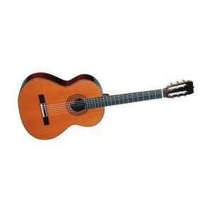  Jose Ramirez R2 Classical Guitar (Standard) Musical 