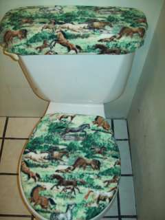 HORSES ON GREEN TOILET SEAT COVER SET  